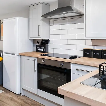 Cosy One Bed In Leeds *
