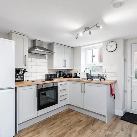 Cosy One Bed In Apartment