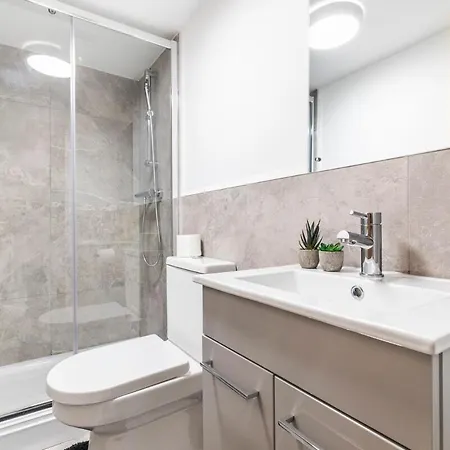 Cosy One Bed In Apartment